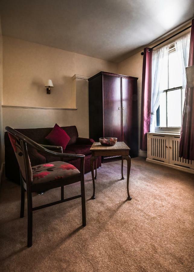The Royal Hotel Лланголлен Экстерьер фото
